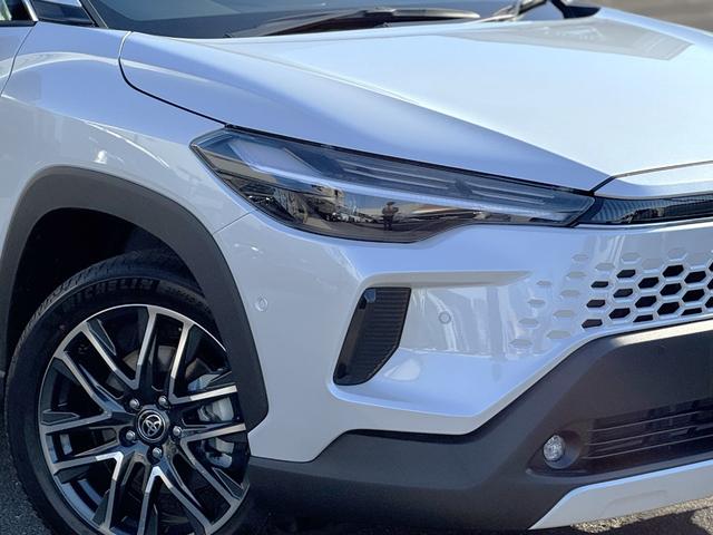 カローラクロス ハイブリッド Z パノラマルーフ パノラミックビューモニター パワーバックドア トヨタチームメイト アドバンストパーク ブラインドスポットモニター アダクティブハイビーム スペアタイヤ ドライブレコーダー シートヒータ(6枚目)