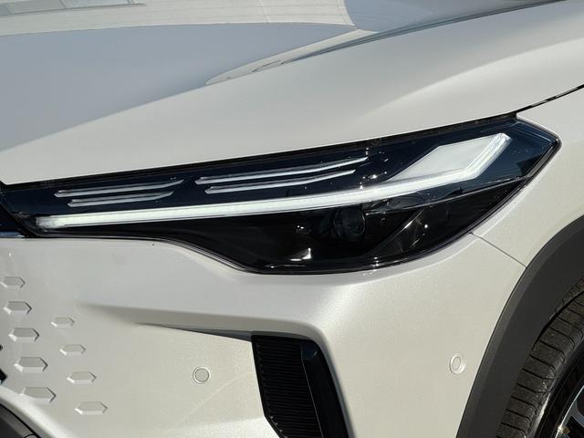 カローラクロス ハイブリッド Z パノラマルーフ パノラミックビューモニター パワーバックドア トヨタチームメイト アドバンストパーク ブラインドスポットモニター アダクティブハイビーム スペアタイヤ ドライブレコーダー シートヒータ(12枚目)