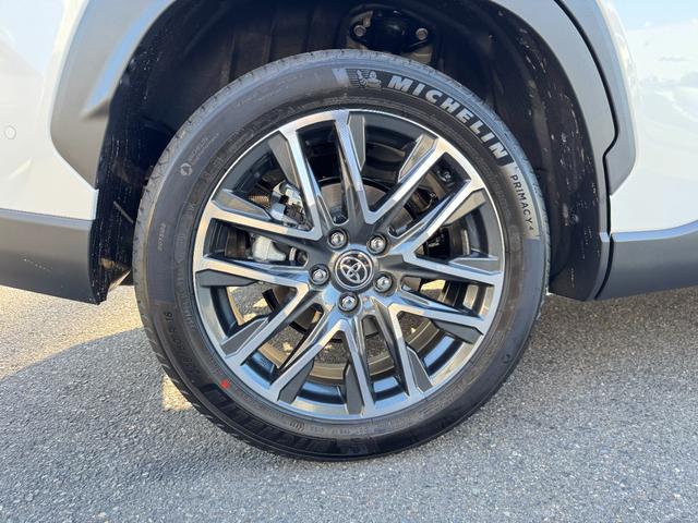 カローラクロス ハイブリッド Z パノラマルーフ パノラミックビューモニター パワーバックドア トヨタチームメイト アドバンストパーク ブラインドスポットモニター アダクティブハイビーム スペアタイヤ ドライブレコーダー シートヒータ(25枚目)