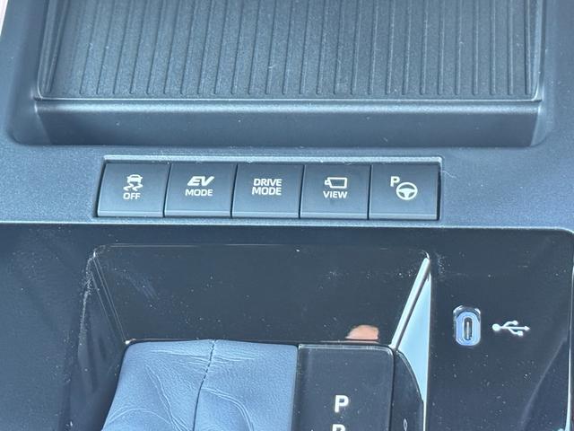 カローラクロス ハイブリッド Z パノラマルーフ パノラミックビューモニター パワーバックドア トヨタチームメイト アドバンストパーク ブラインドスポットモニター アダクティブハイビーム スペアタイヤ ドライブレコーダー シートヒータ(45枚目)