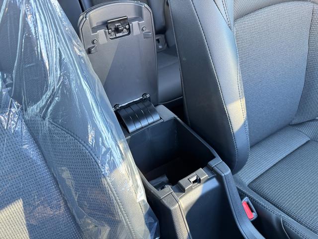 カローラクロス ハイブリッド Z パノラマルーフ パノラミックビューモニター パワーバックドア トヨタチームメイト アドバンストパーク ブラインドスポットモニター アダクティブハイビーム スペアタイヤ ドライブレコーダー シートヒータ(51枚目)