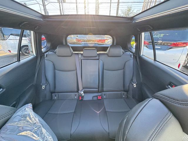 カローラクロス ハイブリッド Z パノラマルーフ パノラミックビューモニター パワーバックドア トヨタチームメイト アドバンストパーク ブラインドスポットモニター アダクティブハイビーム スペアタイヤ ドライブレコーダー シートヒータ(62枚目)