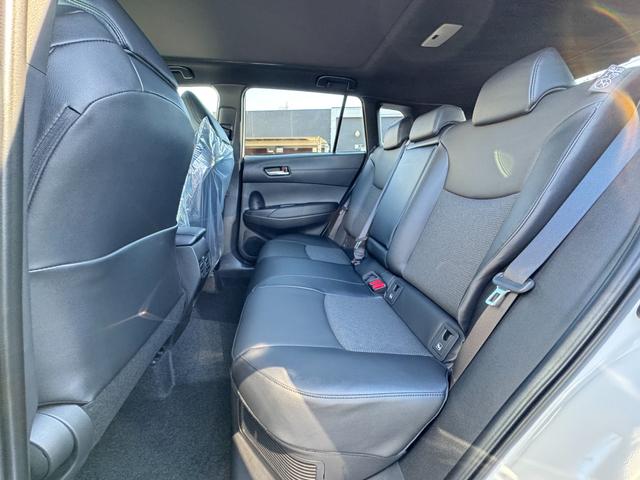 カローラクロス ハイブリッド Z パノラマルーフ パノラミックビューモニター パワーバックドア トヨタチームメイト アドバンストパーク ブラインドスポットモニター アダクティブハイビーム スペアタイヤ ドライブレコーダー シートヒータ(64枚目)