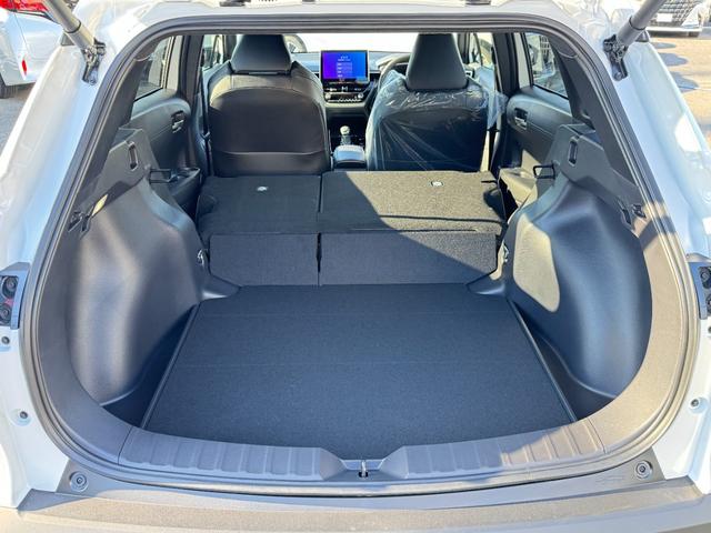 カローラクロス ハイブリッド Z パノラマルーフ パノラミックビューモニター パワーバックドア トヨタチームメイト アドバンストパーク ブラインドスポットモニター アダクティブハイビーム スペアタイヤ ドライブレコーダー シートヒータ(72枚目)