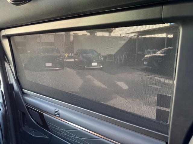 ヴェルファイアハイブリッド Ｚ　プレミア　１３．２型後席モニター　ユニバーサルステップ　左右独立ムーンルーフ　パノラミックビューモニター　トヨタチームメイト　アドバンストパーク　ブラインドスポットモニター　１４インチナビ　　８ｃｈスピーカー（69枚目）