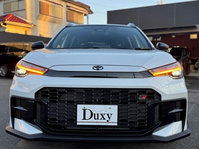 カローラクロス ＧＲスポーツ　登録済未使用車　電動リアゲート　パノラマルーフ　アダプティブハイビーム　ＧＲ専用レッドキャリパー　パノラミックビューモニター　ＢＳＭ　ハンドルヒーター　ナノイーＸ　　アルミペダル　純正１９ＡＷ（28枚目）