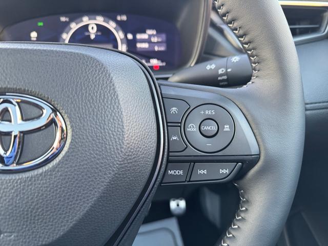 カローラクロス ＧＲスポーツ　登録済未使用車　電動リアゲート　パノラマルーフ　アダプティブハイビーム　ＧＲ専用レッドキャリパー　パノラミックビューモニター　ＢＳＭ　ハンドルヒーター　ナノイーＸ　　アルミペダル　純正１９ＡＷ（42枚目）