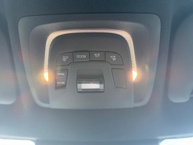 カローラクロス ＧＲスポーツ　登録済未使用車　電動リアゲート　パノラマルーフ　アダプティブハイビーム　ＧＲ専用レッドキャリパー　パノラミックビューモニター　ＢＳＭ　ハンドルヒーター　ナノイーＸ　　アルミペダル　純正１９ＡＷ（44枚目）