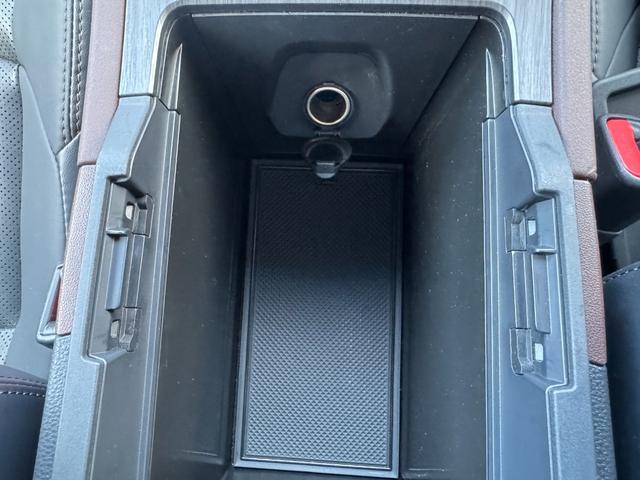 ハリアーハイブリッド Ｚ　レザーパッケージ　モデリスタエアロ　Ｆガーニッシュ　ＪＢＬサウンドシステム　パノラミックビューモニター　デジタルインナーミラー　モデリスタミラーガーニッシュ　ブラインドスポットモニター　シートヒーター＆ベンチレーション（64枚目）