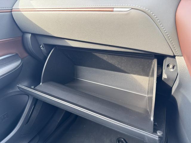 ハリアーハイブリッド Ｚ　レザーパッケージ　モデリスタエアロ　Ｆガーニッシュ　ＪＢＬサウンドシステム　パノラミックビューモニター　デジタルインナーミラー　モデリスタミラーガーニッシュ　ブラインドスポットモニター　シートヒーター＆ベンチレーション（70枚目）