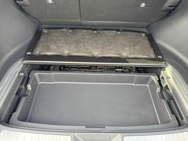 ハリアーハイブリッド Ｚ　レザーパッケージ　モデリスタエアロ　Ｆガーニッシュ　ＪＢＬサウンドシステム　パノラミックビューモニター　デジタルインナーミラー　モデリスタミラーガーニッシュ　ブラインドスポットモニター　シートヒーター＆ベンチレーション（76枚目）