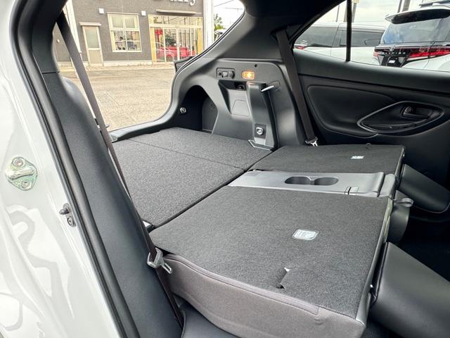 ヤリスクロス ハイブリッドＺ　パノラミックビューモニター　トヨタチームメイト　アドバンストパーク　純正ディスプレイオーディオ　フルセグＴＶ　ＥＴＣ２．０　ブラインドスポットモニター　ハンズフリーパワーバックドア　ＬＥＤヘッドライト（59枚目）