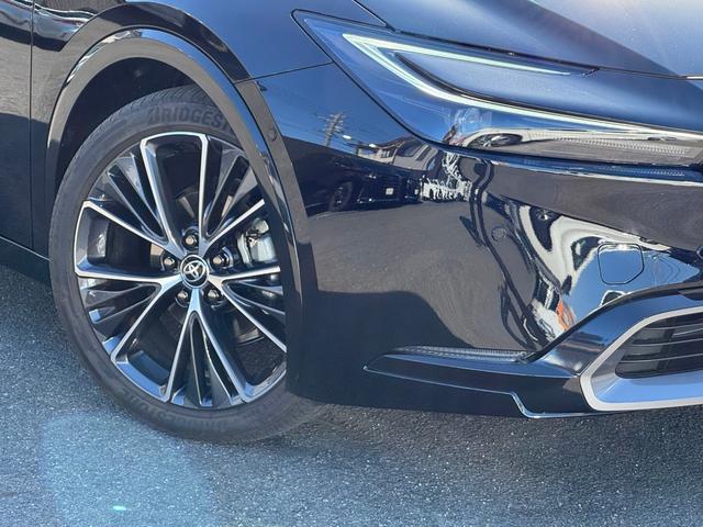 プリウス Ｚ　デジタルミラー　黒内装　１２．３インチディスプレイオーディオ　パノラミックビューモニタ　アドバンストパーク　ワイヤレス充電　ベンチレーション　シートヒーター　ステアリングヒーター　パワーバックドア（7枚目）