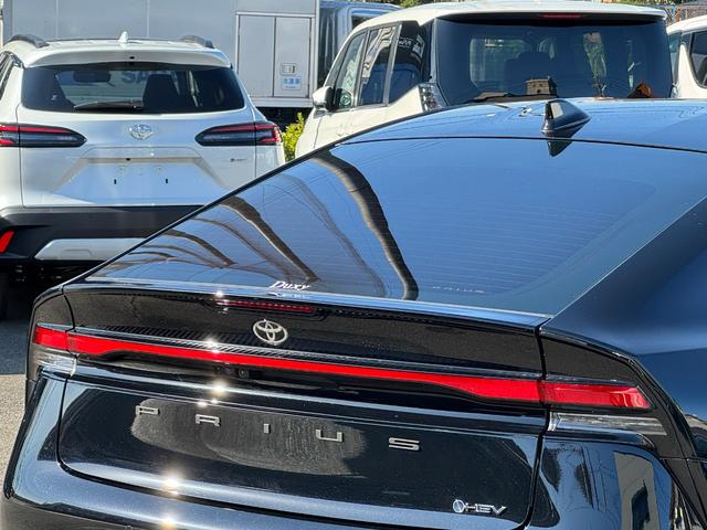 プリウス Ｚ　デジタルミラー　黒内装　１２．３インチディスプレイオーディオ　パノラミックビューモニタ　アドバンストパーク　ワイヤレス充電　ベンチレーション　シートヒーター　ステアリングヒーター　パワーバックドア（17枚目）