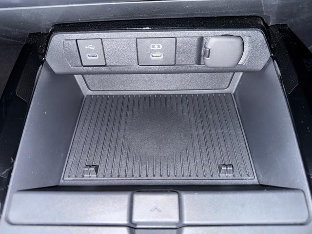 プリウス Ｚ　デジタルミラー　黒内装　１２．３インチディスプレイオーディオ　パノラミックビューモニタ　アドバンストパーク　ワイヤレス充電　ベンチレーション　シートヒーター　ステアリングヒーター　パワーバックドア（50枚目）