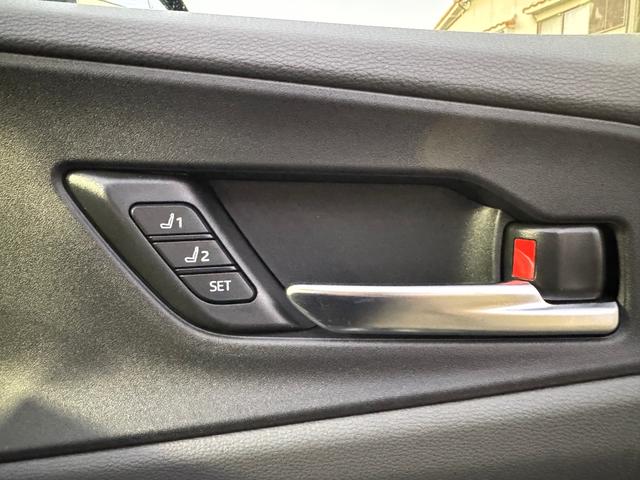 プリウス Ｚ　デジタルミラー　黒内装　１２．３インチディスプレイオーディオ　パノラミックビューモニタ　アドバンストパーク　ワイヤレス充電　ベンチレーション　シートヒーター　ステアリングヒーター　パワーバックドア（62枚目）