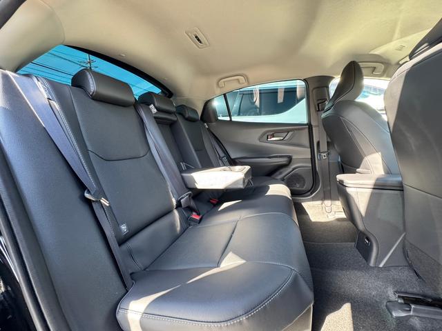 プリウス Ｚ　デジタルミラー　黒内装　１２．３インチディスプレイオーディオ　パノラミックビューモニタ　アドバンストパーク　ワイヤレス充電　ベンチレーション　シートヒーター　ステアリングヒーター　パワーバックドア（65枚目）