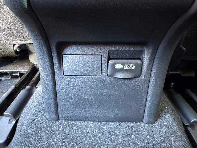 プリウス Ｚ　デジタルミラー　黒内装　１２．３インチディスプレイオーディオ　パノラミックビューモニタ　アドバンストパーク　ワイヤレス充電　ベンチレーション　シートヒーター　ステアリングヒーター　パワーバックドア（67枚目）
