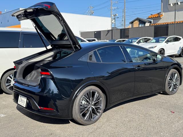 プリウス Ｚ　デジタルミラー　黒内装　１２．３インチディスプレイオーディオ　パノラミックビューモニタ　アドバンストパーク　ワイヤレス充電　ベンチレーション　シートヒーター　ステアリングヒーター　パワーバックドア（70枚目）