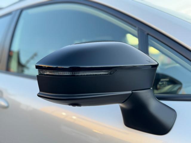 カローラクロス GRスポーツ 登録済未使用車 電動リアゲート パノラマルーフ アダプティブハイビーム GR専用レッドキャリパー パノラミックビューモニター BSM ハンドルヒーター ナノイーX アルミペダル 純正19AW(26枚目)