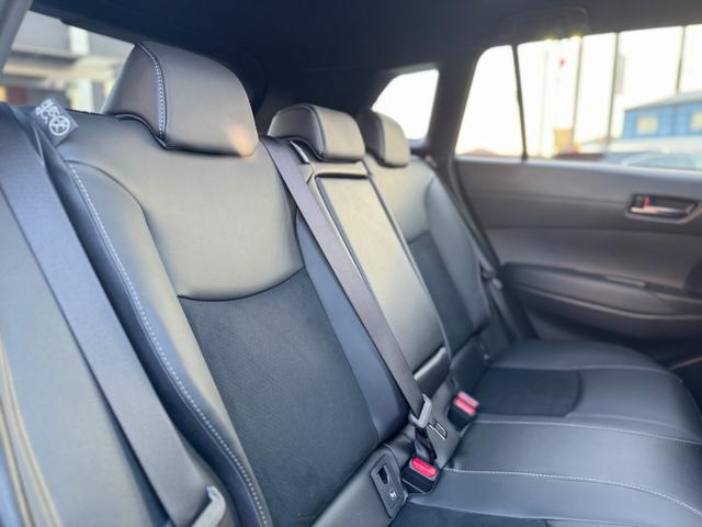 カローラクロス GRスポーツ 登録済未使用車 電動リアゲート パノラマルーフ アダプティブハイビーム GR専用レッドキャリパー パノラミックビューモニター BSM ハンドルヒーター ナノイーX アルミペダル 純正19AW(39枚目)