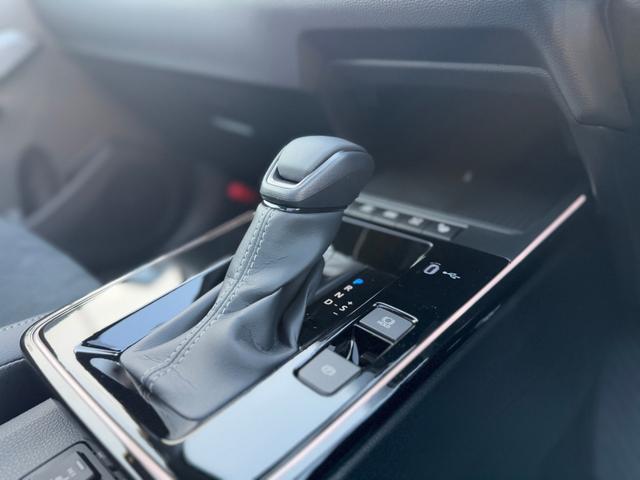 カローラクロス GRスポーツ 登録済未使用車 電動リアゲート パノラマルーフ アダプティブハイビーム GR専用レッドキャリパー パノラミックビューモニター BSM ハンドルヒーター ナノイーX アルミペダル 純正19AW(49枚目)