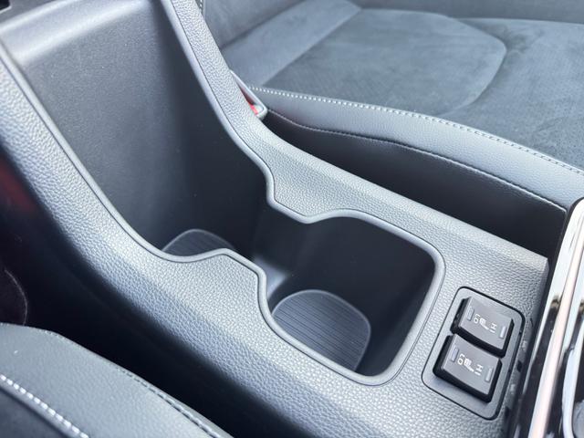 カローラクロス GRスポーツ 登録済未使用車 電動リアゲート パノラマルーフ アダプティブハイビーム GR専用レッドキャリパー パノラミックビューモニター BSM ハンドルヒーター ナノイーX アルミペダル 純正19AW(53枚目)