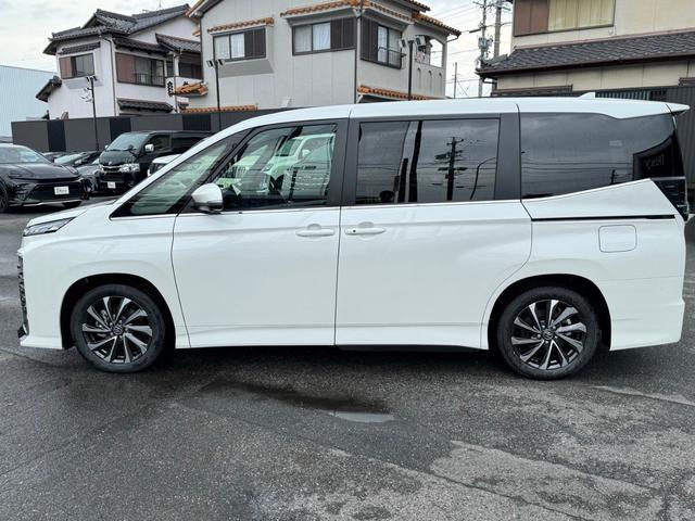 ヴォクシー ハイブリッドS-Z カイテキ利便パッケージ 改後 デジタルインナーミラー ヘッドアップディスプレイ トヨタチームメイト 10.5インチDA 三眼LEDヘッドライト パノラミックビューモニター ブラインドスポットモニター(8枚目)