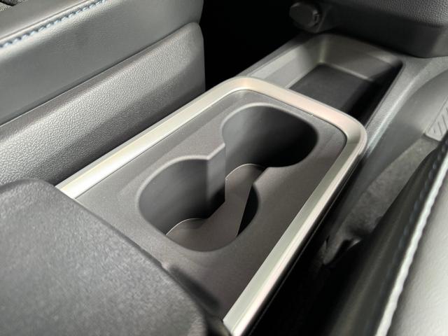 ヴォクシー ハイブリッドS-Z カイテキ利便パッケージ 改後 デジタルインナーミラー ヘッドアップディスプレイ トヨタチームメイト 10.5インチDA 三眼LEDヘッドライト パノラミックビューモニター ブラインドスポットモニター(35枚目)