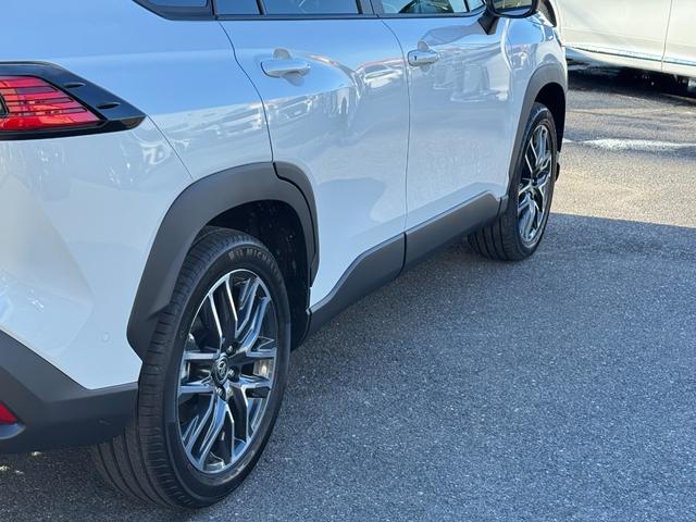 カローラクロス ハイブリッド Z パノラマルーフ パノラミックビューモニター パワーバックドア トヨタチームメイト アドバンストパーク ブラインドスポットモニター アダクティブハイビーム スペアタイヤ ドライブレコーダー シートヒータ(21枚目)