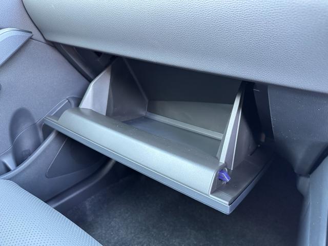 カローラクロス ハイブリッド Z パノラマルーフ パノラミックビューモニター パワーバックドア トヨタチームメイト アドバンストパーク ブラインドスポットモニター アダクティブハイビーム スペアタイヤ ドライブレコーダー シートヒータ(61枚目)