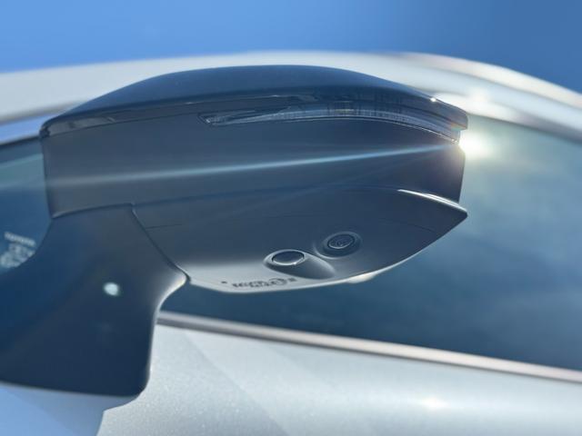 カローラクロス ハイブリッド Z モデリスタエアロ パノラマルーフ パノラミックビューモニター ブラインドスポットモニター アダプティブハイビーム ステアリングヒーター 安心降車アシスト アクセサリーコンセント ナノイーX 後期モデル(29枚目)