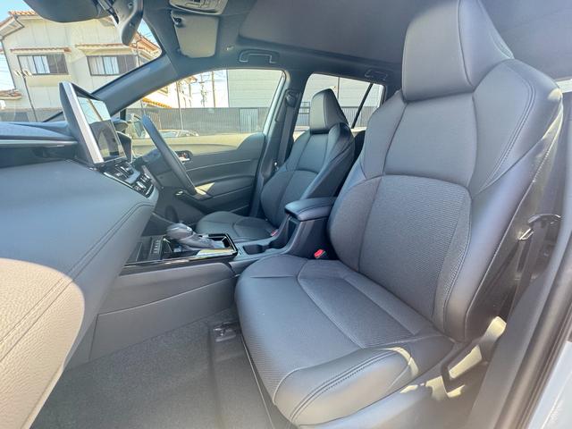 カローラクロス ハイブリッド Z モデリスタエアロ パノラマルーフ パノラミックビューモニター ブラインドスポットモニター アダプティブハイビーム ステアリングヒーター 安心降車アシスト アクセサリーコンセント ナノイーX 後期モデル(35枚目)