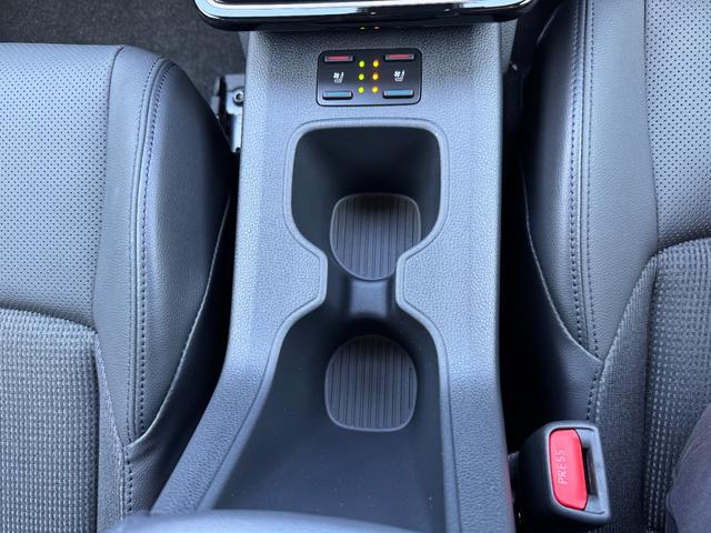 カローラクロス ハイブリッド Z モデリスタエアロ パノラマルーフ パノラミックビューモニター ブラインドスポットモニター アダプティブハイビーム ステアリングヒーター 安心降車アシスト アクセサリーコンセント ナノイーX 後期モデル(50枚目)