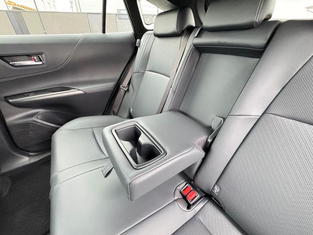 ハリアーハイブリッド Z レザーパッケージ・ナイトシェード 調光パノラマルーフ デジタルインナーミラー アクセサリーコンセント 純正12.3インチディスプレイオーディオ ブラインドスポットモニター パノラミックビュー ヘッドアップディスプレイ JBLサウンド(63枚目)