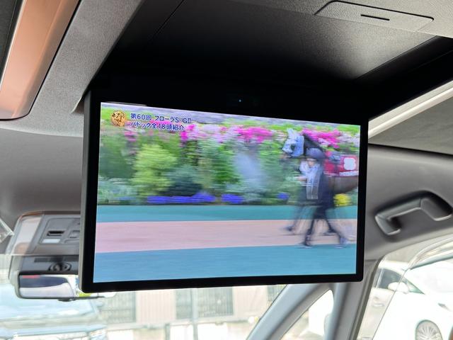 ヴェルファイアハイブリッド Z プレミア 13.2型有機EL後席モニター ユニバーサルステップ 左右独立ムーンルーフ トヨタチームメイト アドバンストパーク パノラミックビューモニター ブラインドスポットモニター デジタルインナーミラー(3枚目)