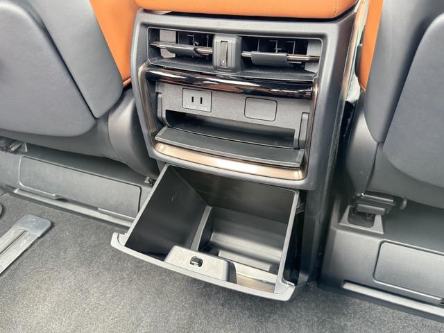 ヴェルファイアハイブリッド Z プレミア 13.2型有機EL後席モニター ユニバーサルステップ 左右独立ムーンルーフ トヨタチームメイト アドバンストパーク パノラミックビューモニター ブラインドスポットモニター デジタルインナーミラー(62枚目)