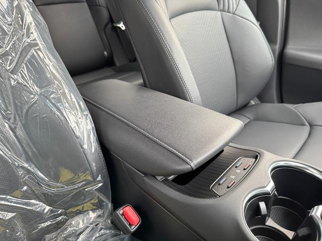 ハリアーハイブリッド Z レザーパッケージ・ナイトシェード 特別仕様車 調光パノラマルーフ JBL AC100V デジタルインナーミラー パノラミックビューモニター ワイヤレス充電 ブラインドスポットモニター 寒冷地仕様 ETC2.0 ヘッドアップディスプレイ(49枚目)