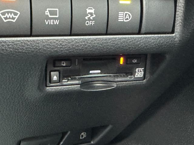 ハリアーハイブリッド Z レザーパッケージ・ナイトシェード 特別仕様車 調光パノラマルーフ JBL AC100V デジタルインナーミラー パノラミックビューモニター ワイヤレス充電 ブラインドスポットモニター 寒冷地仕様 ETC2.0 ヘッドアップディスプレイ(61枚目)