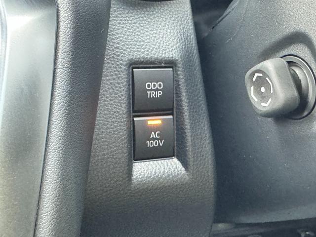 ハリアーハイブリッド Z レザーパッケージ・ナイトシェード 特別仕様車 調光パノラマルーフ JBL AC100V デジタルインナーミラー パノラミックビューモニター ワイヤレス充電 ブラインドスポットモニター 寒冷地仕様 ETC2.0 ヘッドアップディスプレイ(62枚目)