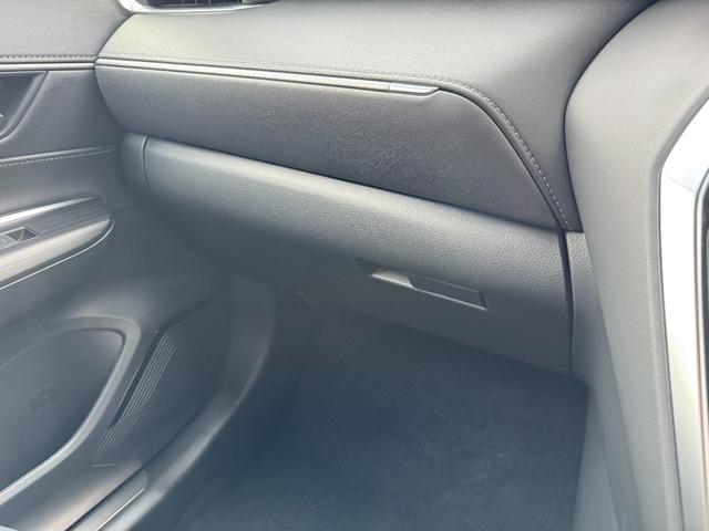 ハリアーハイブリッド Z レザーパッケージ・ナイトシェード 特別仕様車 調光パノラマルーフ JBL AC100V デジタルインナーミラー パノラミックビューモニター ワイヤレス充電 ブラインドスポットモニター 寒冷地仕様 ETC2.0 ヘッドアップディスプレイ(63枚目)