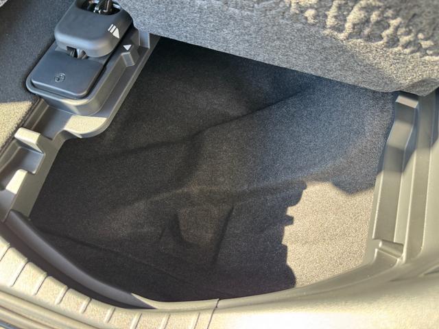 ヴェルファイアハイブリッド Z プレミア 13.2型後席モニター ユニバーサルステップ 左右独立ムーンルーフ パノラミックビューモニター トヨタチームメイト アドバンストパーク ブラインドスポットモニター 14インチナビ 8chスピーカー(80枚目)