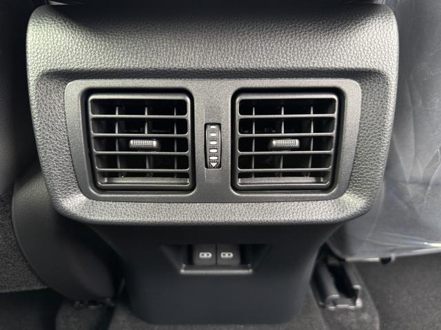 ハリアーハイブリッド Z レザーパッケージ JBLサウンドシステム HUD デジタルインナーミラー 12.3インチディスプレイオーディオプラス ブラインドスポットモニター パノラミックビューモニター レザーシート ヘッドアップディスプレイ(68枚目)