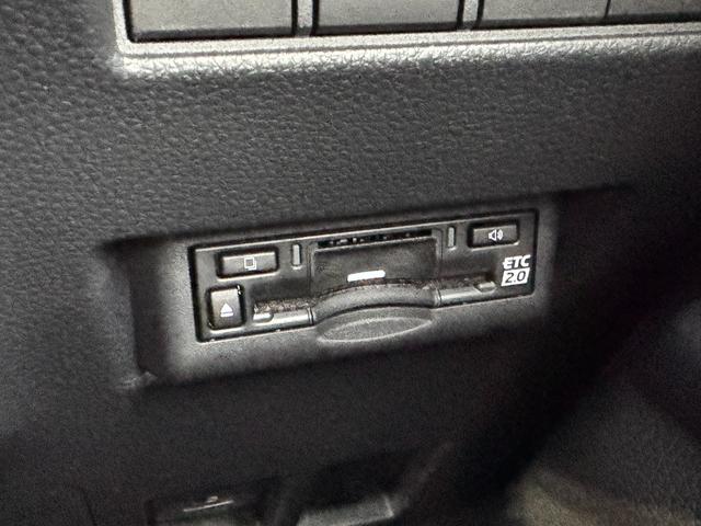 ランドクルーザー250 VXファーストエディション 丸目ヘッドライト ムーンルーフ デジタルインナーミラー ブラインドスポットモニタ パノラミックビューモニター フルセグTV オートマチックハイビーム ブラウン内装 シートヒーター&ベンチレーション(51枚目)