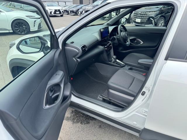 ヤリスクロス ハイブリッドZ パノラミックビューモニター トヨタチームメイト アドバンストパーク 純正ディスプレイオーディオ フルセグTV ETC2.0 ブラインドスポットモニター ハンズフリーパワーバックドア LEDヘッドライト(29枚目)