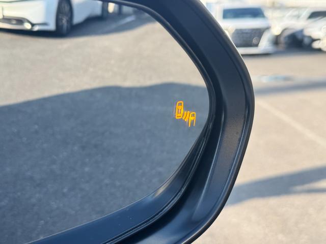 ヤリスクロス ハイブリッドZ パノラマミックビューモニター パワーバックドア TOYOTAセーフティーセンス メーカーディスプレイオーディオ クリアランスソナー BSM RCTA シート&ステアリングヒーター LEDヘッドライト(4枚目)