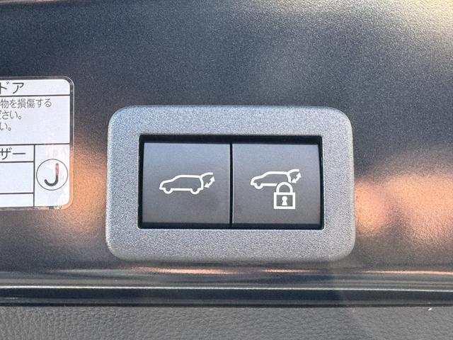 ヤリスクロス ハイブリッドZ パノラマミックビューモニター パワーバックドア TOYOTAセーフティーセンス メーカーディスプレイオーディオ クリアランスソナー BSM RCTA シート&ステアリングヒーター LEDヘッドライト(5枚目)