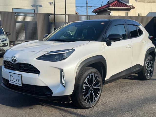 ヤリスクロス ハイブリッドZ パノラマミックビューモニター パワーバックドア TOYOTAセーフティーセンス メーカーディスプレイオーディオ クリアランスソナー BSM RCTA シート&ステアリングヒーター LEDヘッドライト(10枚目)