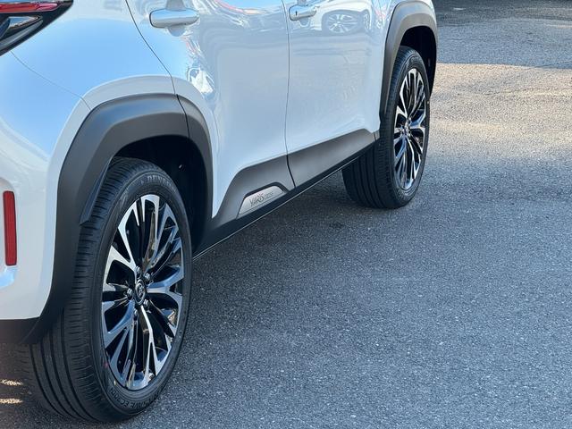 ヤリスクロス ハイブリッドZ パノラマミックビューモニター パワーバックドア TOYOTAセーフティーセンス メーカーディスプレイオーディオ クリアランスソナー BSM RCTA シート&ステアリングヒーター LEDヘッドライト(19枚目)