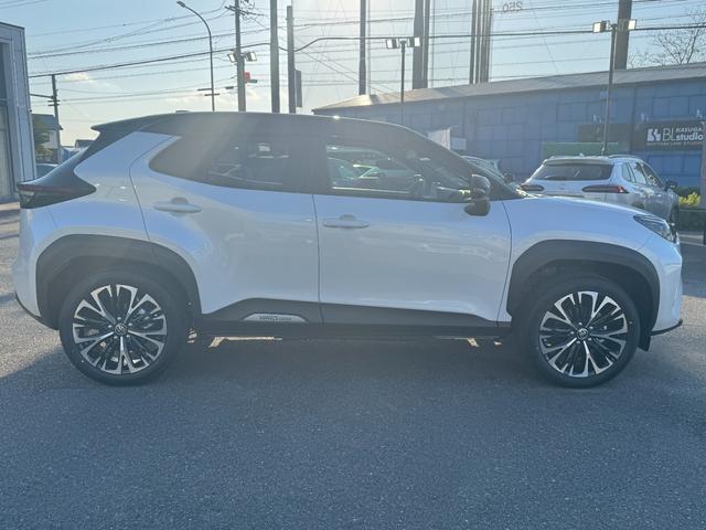 ヤリスクロス ハイブリッドZ パノラマミックビューモニター パワーバックドア TOYOTAセーフティーセンス メーカーディスプレイオーディオ クリアランスソナー BSM RCTA シート&ステアリングヒーター LEDヘッドライト(20枚目)